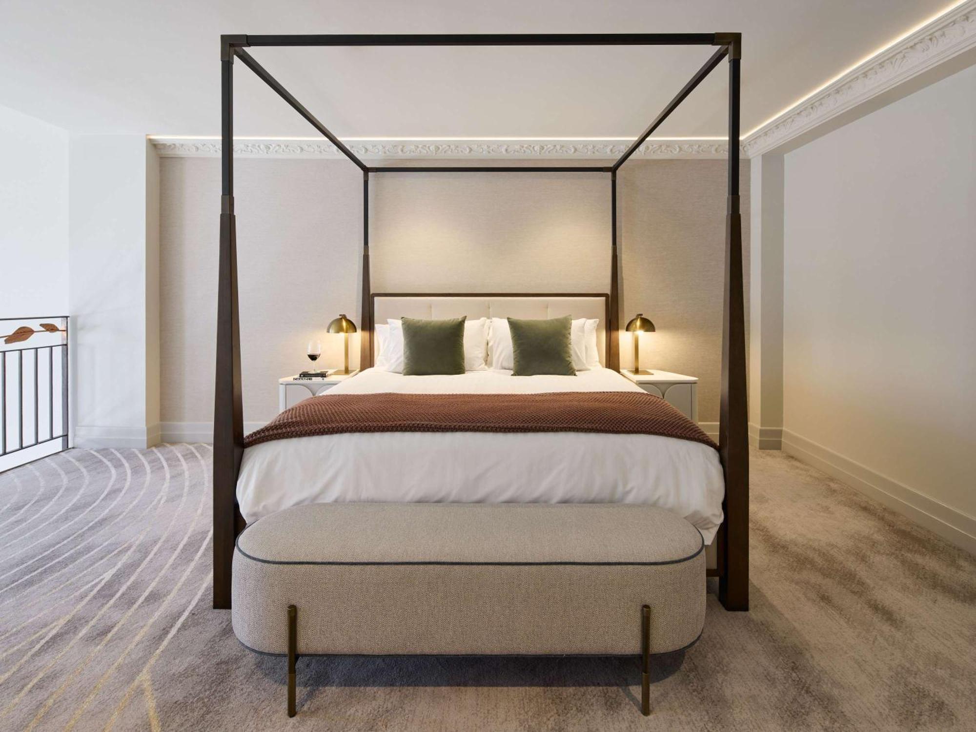 The Playford Adelaide - Mgallery Экстерьер фото A four-poster bed